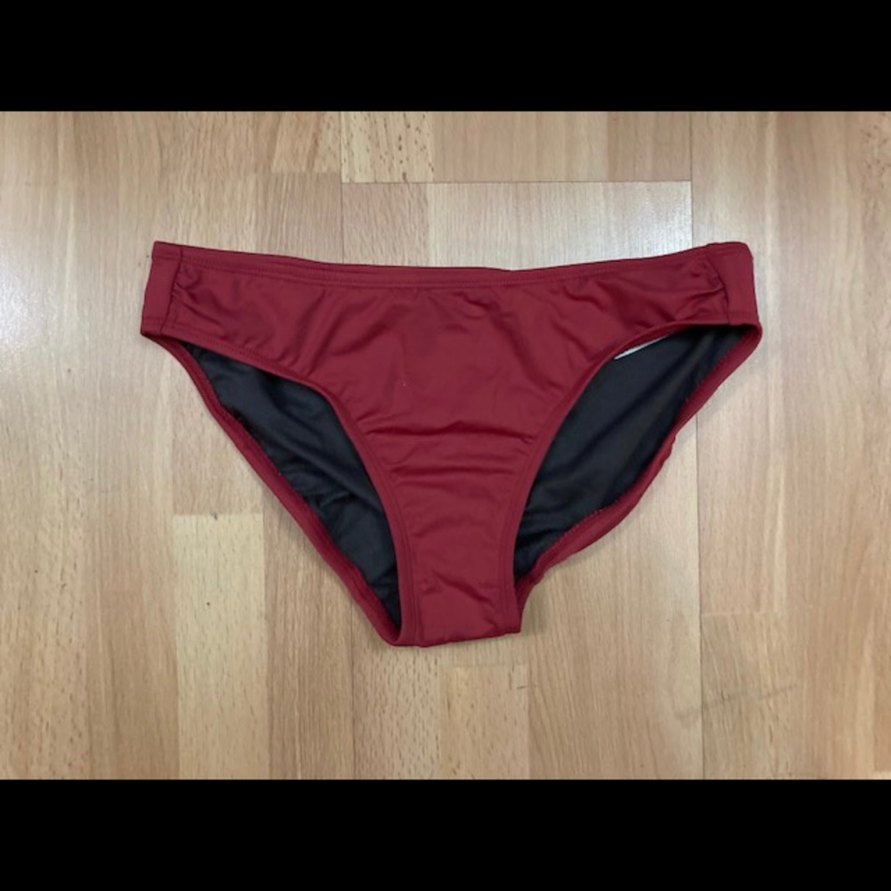 Athleta Bikini (Swim) Brief
Size: Small
Brick Color
Condition: New without Tags